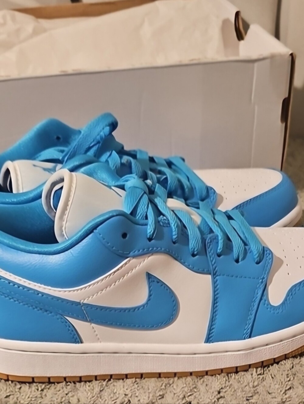 NIB! Women's Nike Air Jordan 1 Low Sneakers - Size 9 - Picture 4 of 6